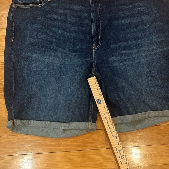 NWT Old Navy high-Rise O.G straight plus size jean short size 30 . - Picture 5 of 10